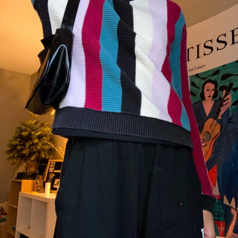 Color knit sweater in perfect condition
